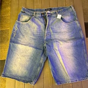 Men's Sean John blue Jeans mens 38 waist shorts.